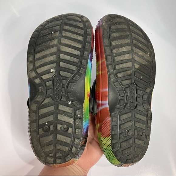 Crocs rainbow tie dye faux fur lined unisex sizing - Picture 6 of 9